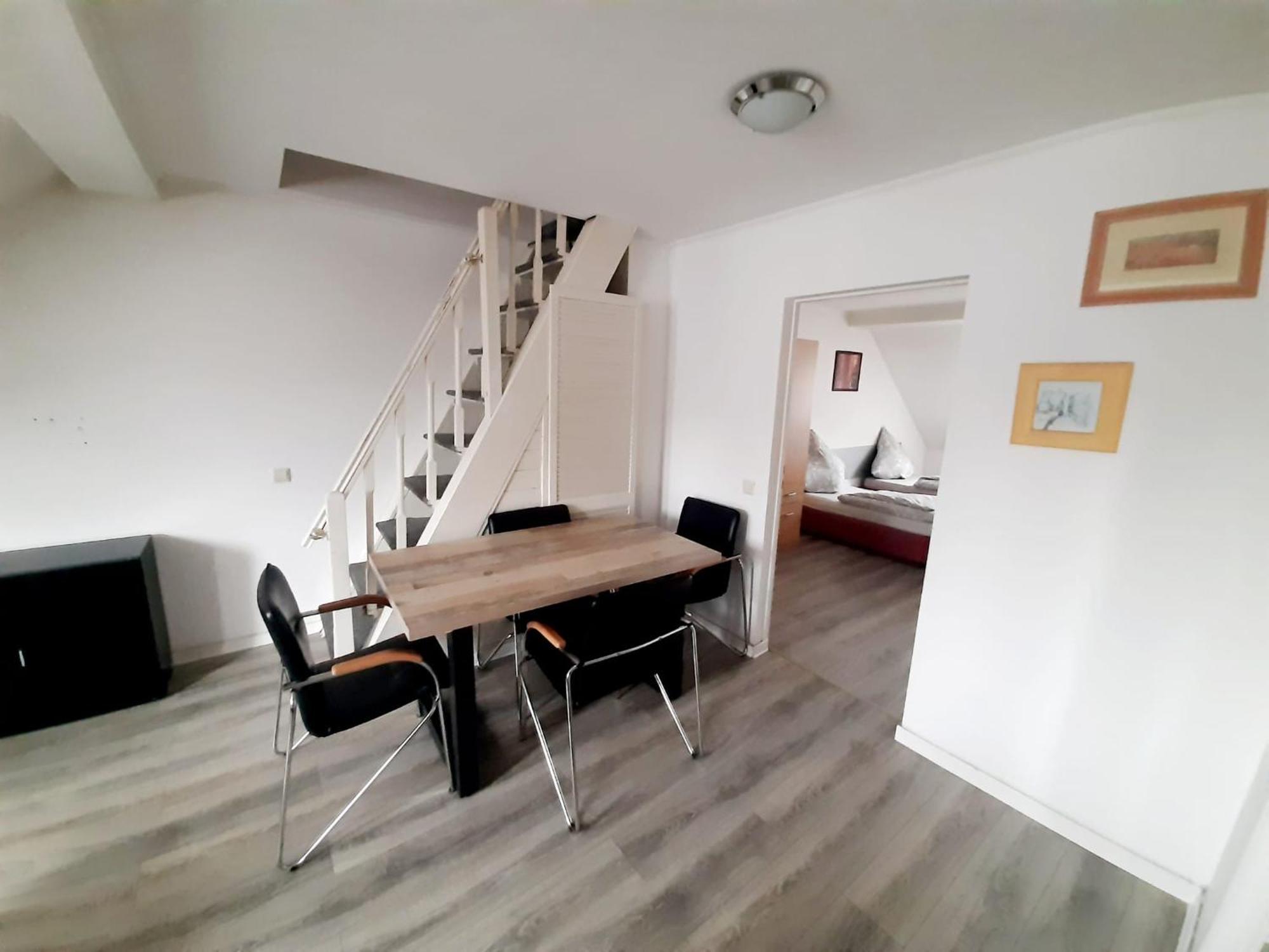 Main Station Apartment *