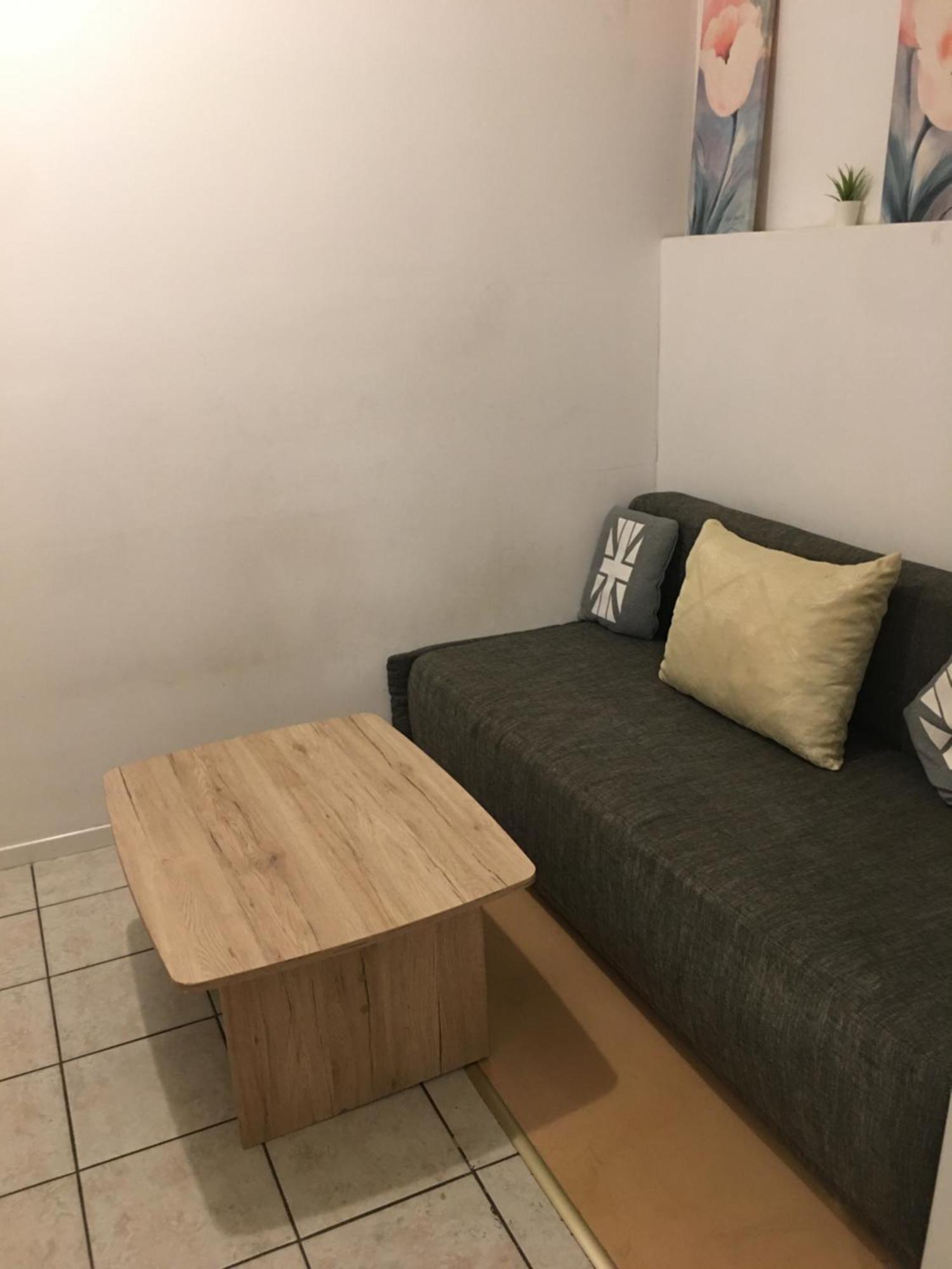 Main Station Apartment *